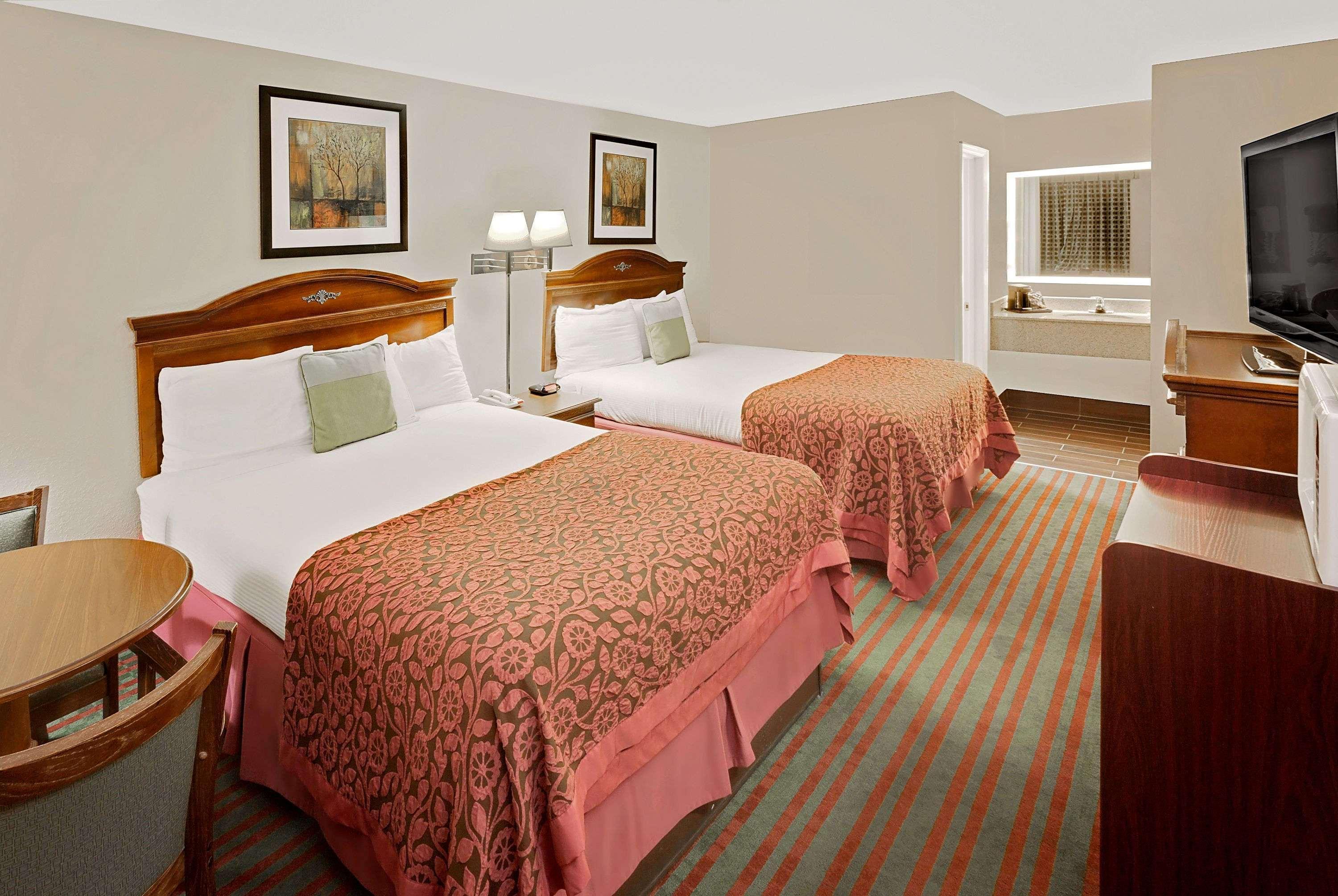 Days Inn By Wyndham Demopolis Dış mekan fotoğraf