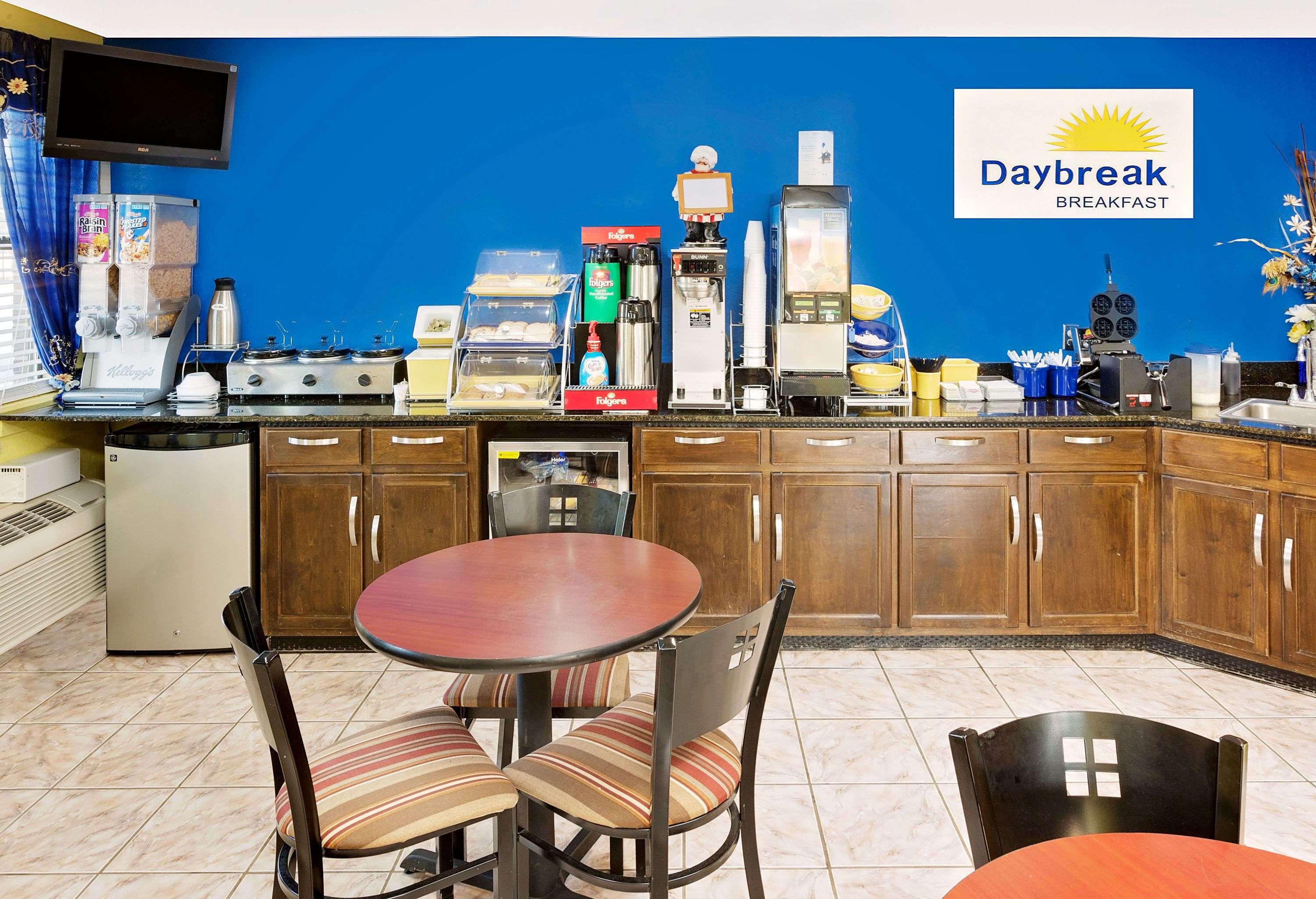 Days Inn By Wyndham Demopolis Dış mekan fotoğraf